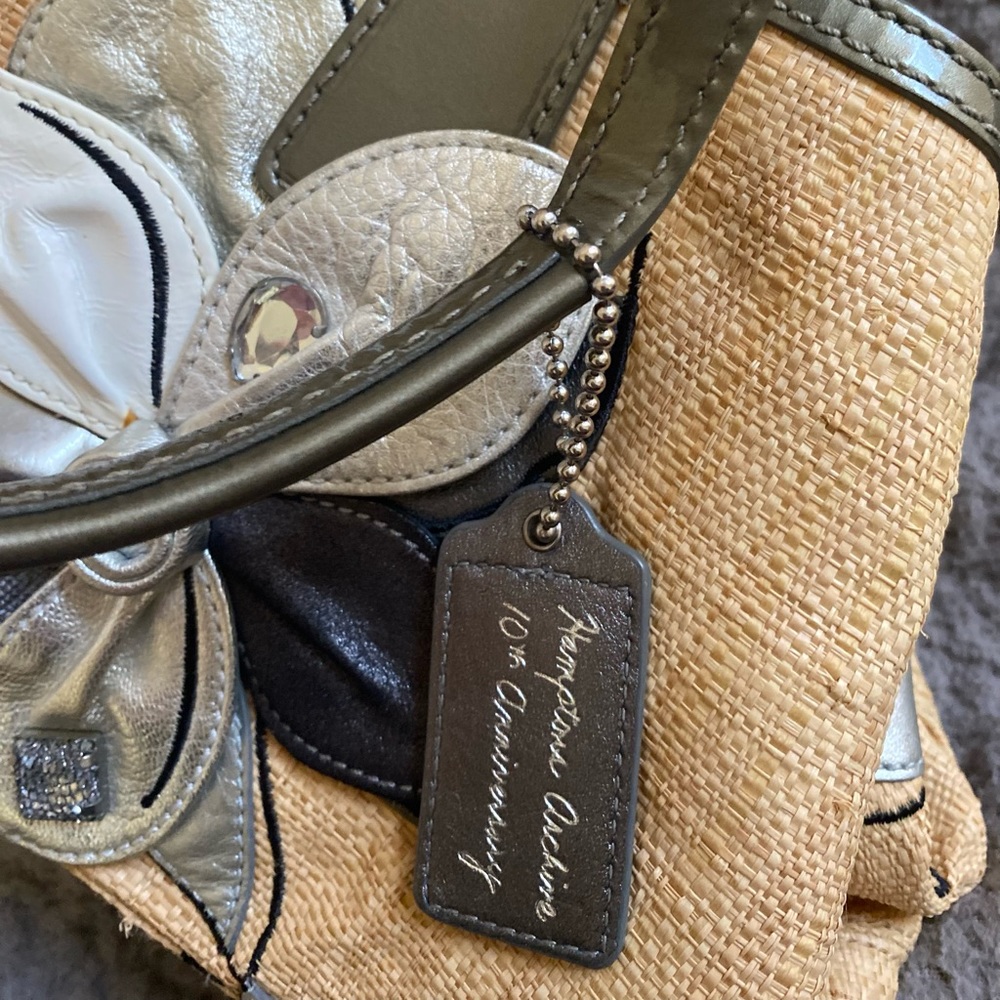 Coach - Picture 10 of 16